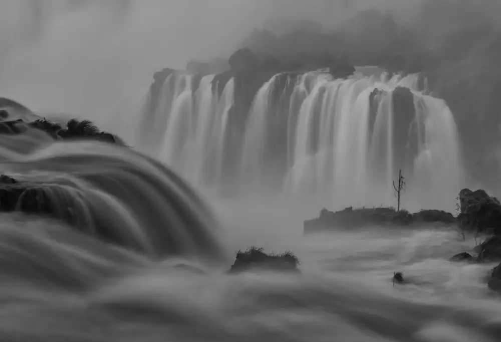 Wei, Rong: Iguazu Falls in Brazil