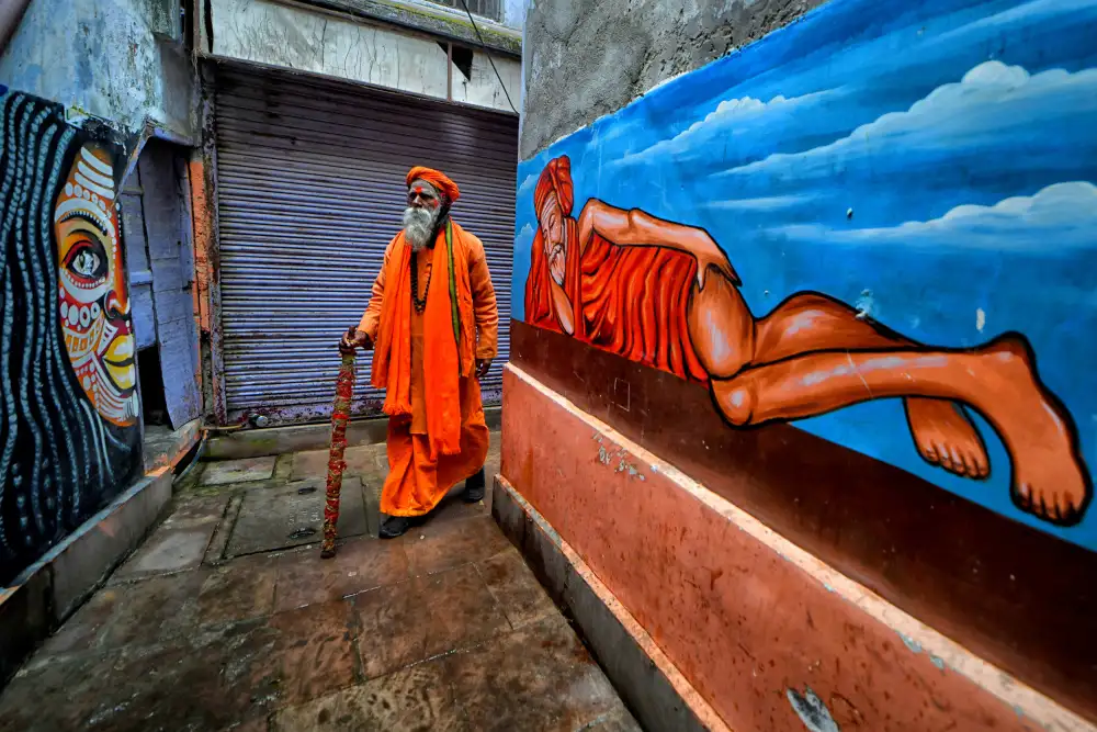 Das, Avishek: Sadhu on Street