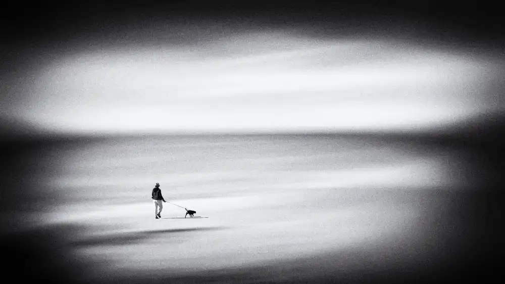 Tänzer, Ina: woman with dog