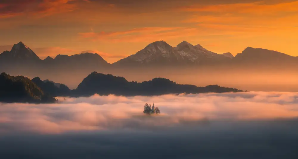 Rojek, Tomasz: Sailing...