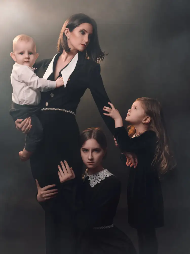 Lee, Martin: Sometimes the power of motherhood is greater than the laws of nature
