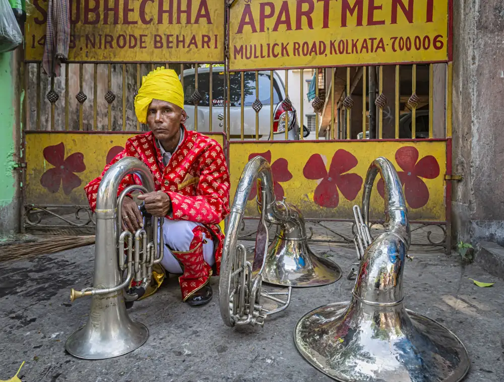 Banerjee, Souvik: Esperando antes de la procesión
