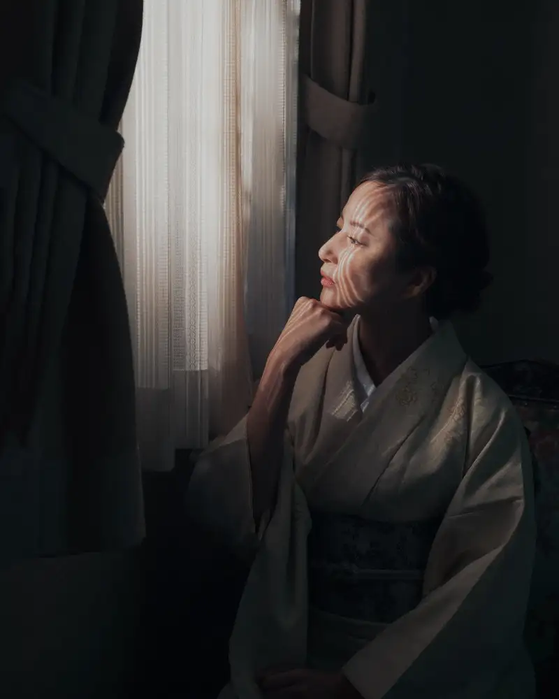 Kato, Masayuki: Woman lost in thought