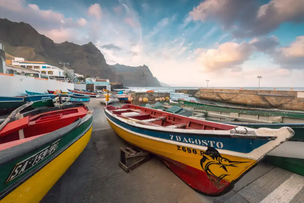 Hefele, Stefan: Colored Boats