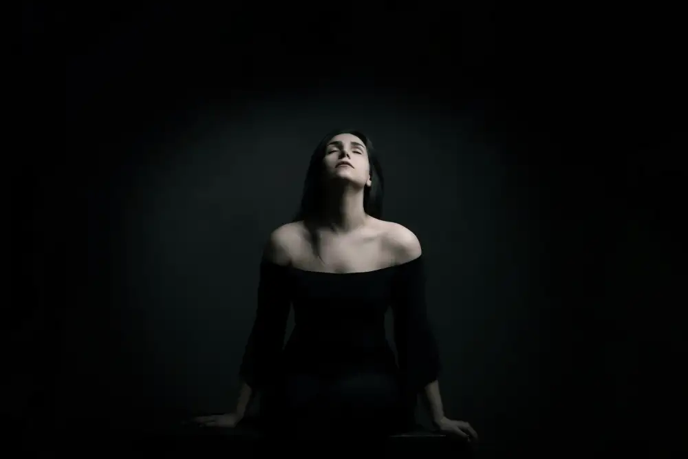 Hasheminasab, Moein: Ragazza persiana