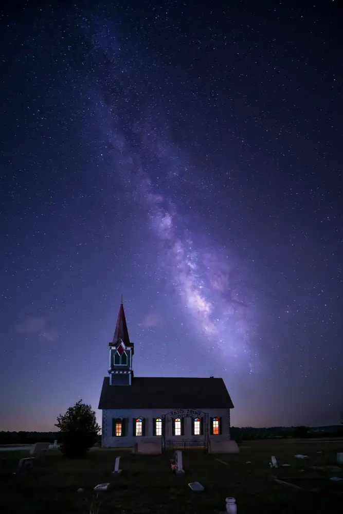 He, Mike: Eine Kirche unter der Milchstraße