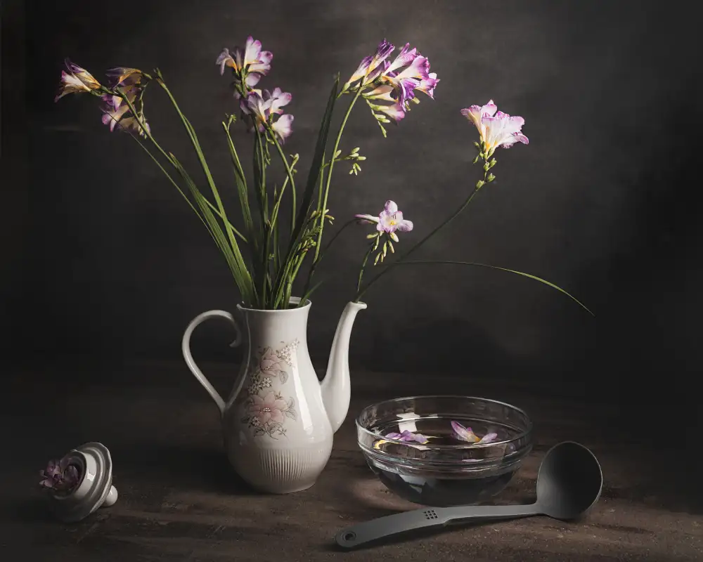 Kulinsky, Vadim: Freesia-pot