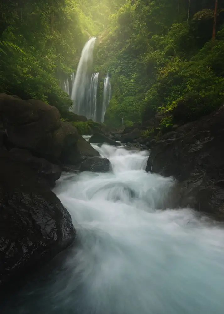 Dan, Mainak: Beauty of Senaru - Tiu Kelep Waterfall