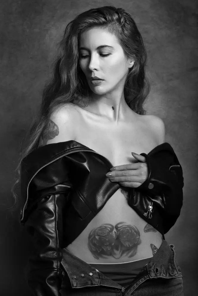 Tejada, Cesar: Shy lady