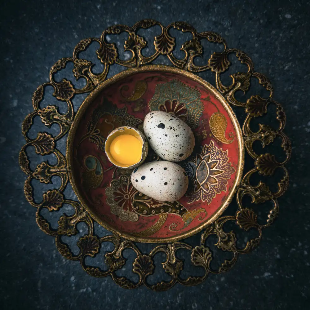 Karina, Aleksandrova: Quail eggs in vintage Indian bowl