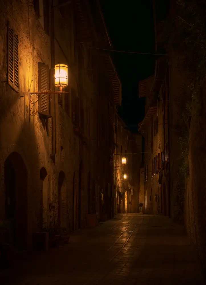 Martínez, Hernández Carlos: Alone at San Gimignano