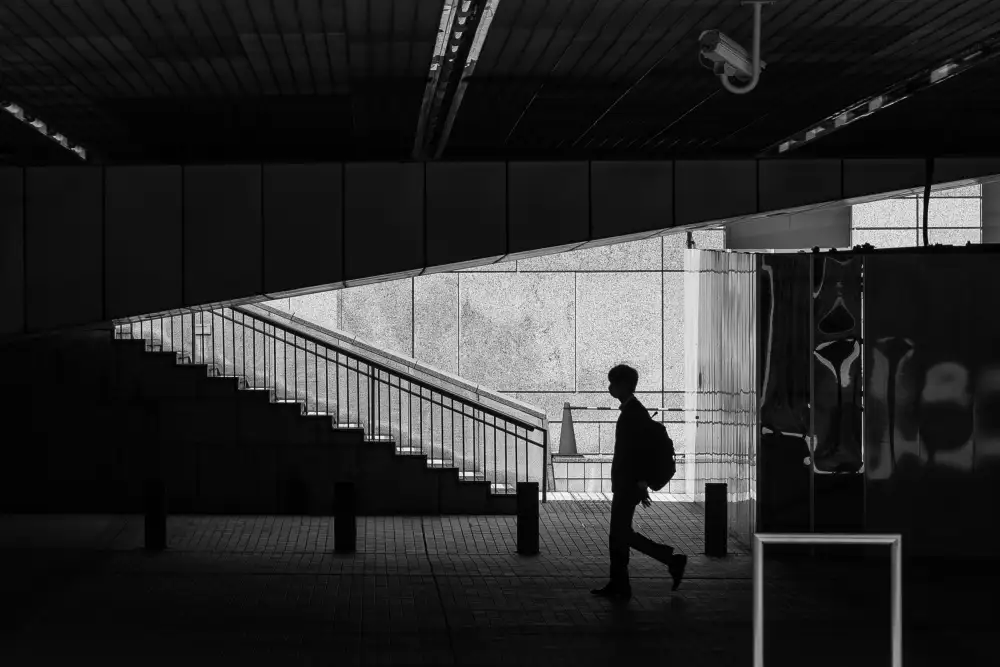 Ôtomo, Michiko: Nel sottopassaggio