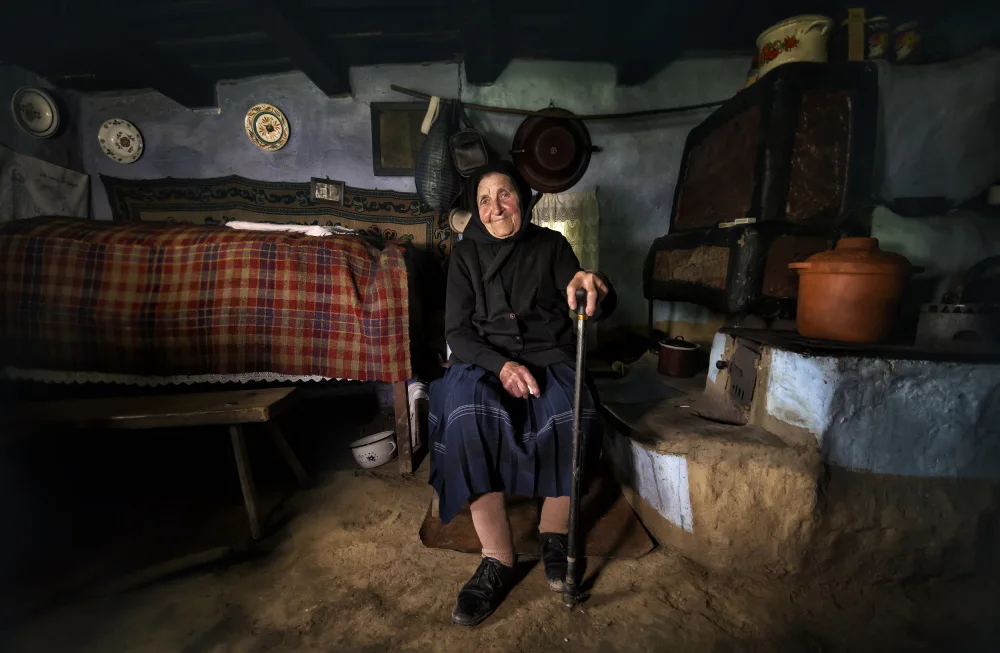 Roibu, Grigore: In the old clay house