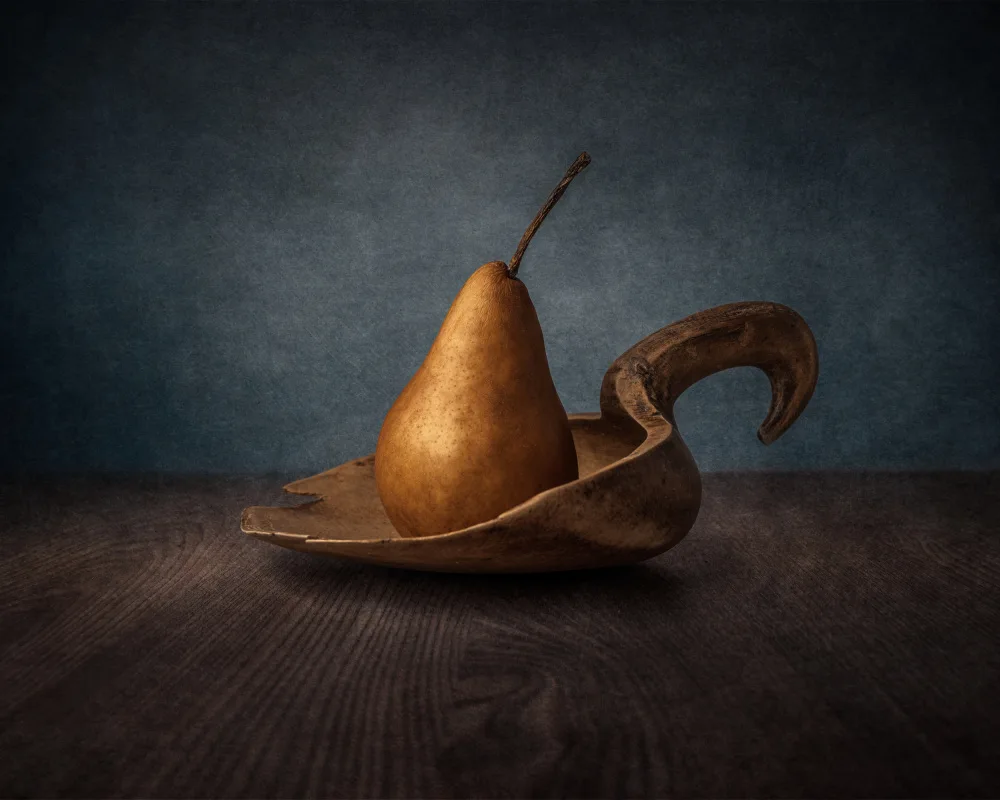Klavs, Marko: Pear on spoon