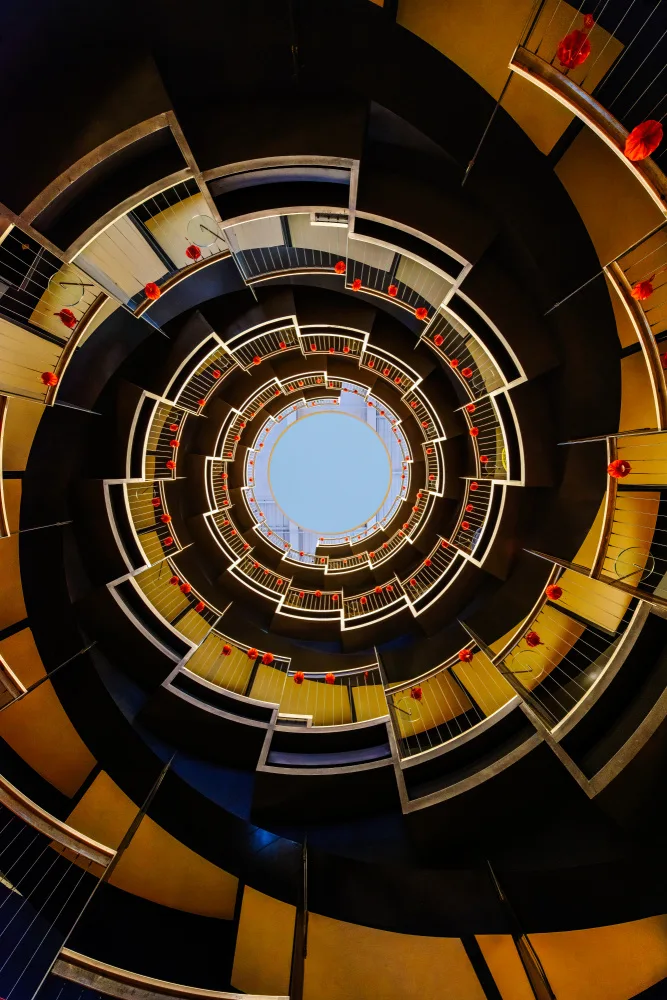 konglingming: Spiral stairs