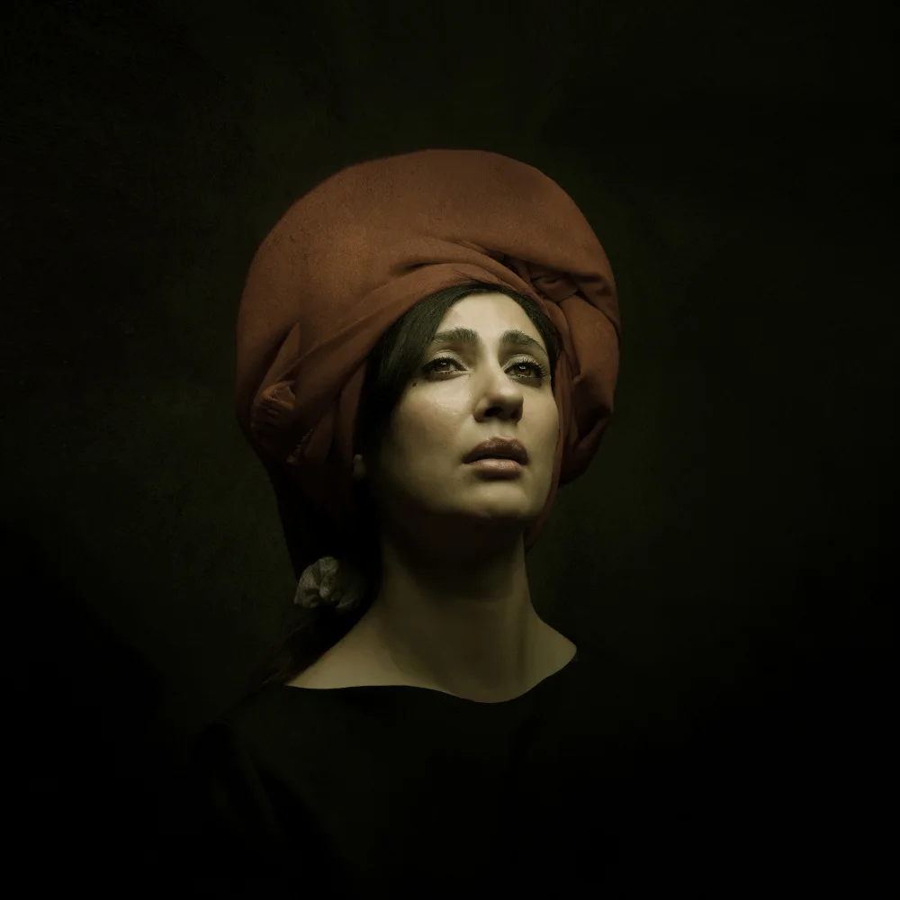 Hasheminasab, Moein: Persian girl