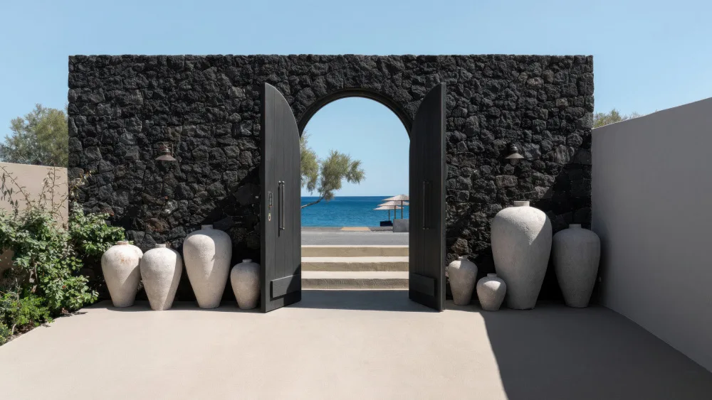 Minorstep: Arched Entrance