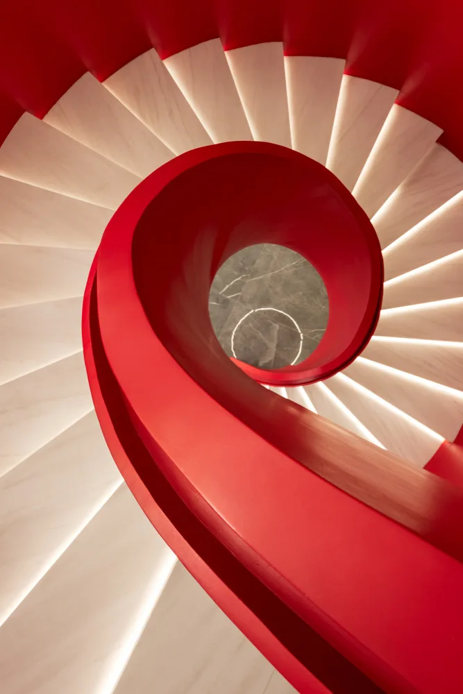 konglingming: Red handrails