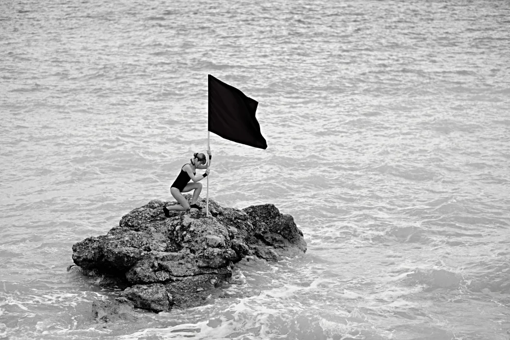 akyurt, engin: black flag