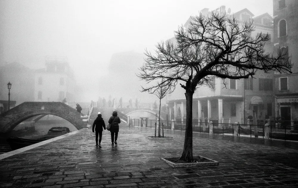 Pessotto, Tommaso: Still, while everyone walks by