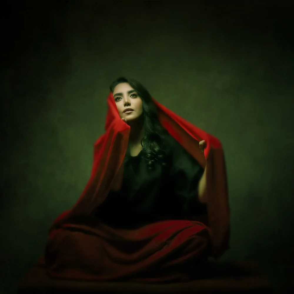 Hasheminasab, Moein: Persian girl