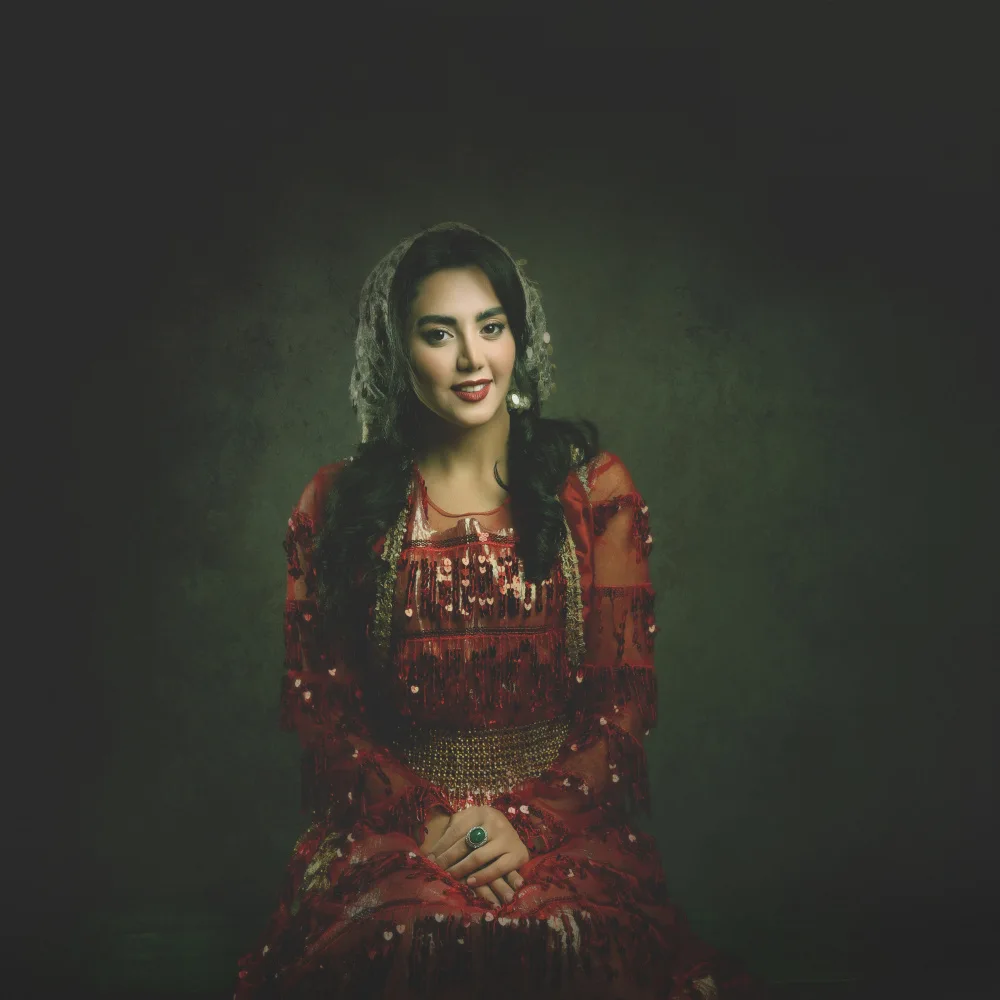 Hasheminasab, Moein: Persian girl