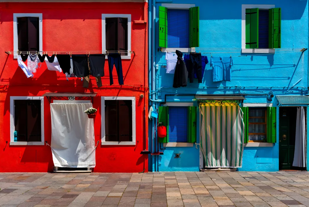 Pessotto, Tommaso: The red bucket