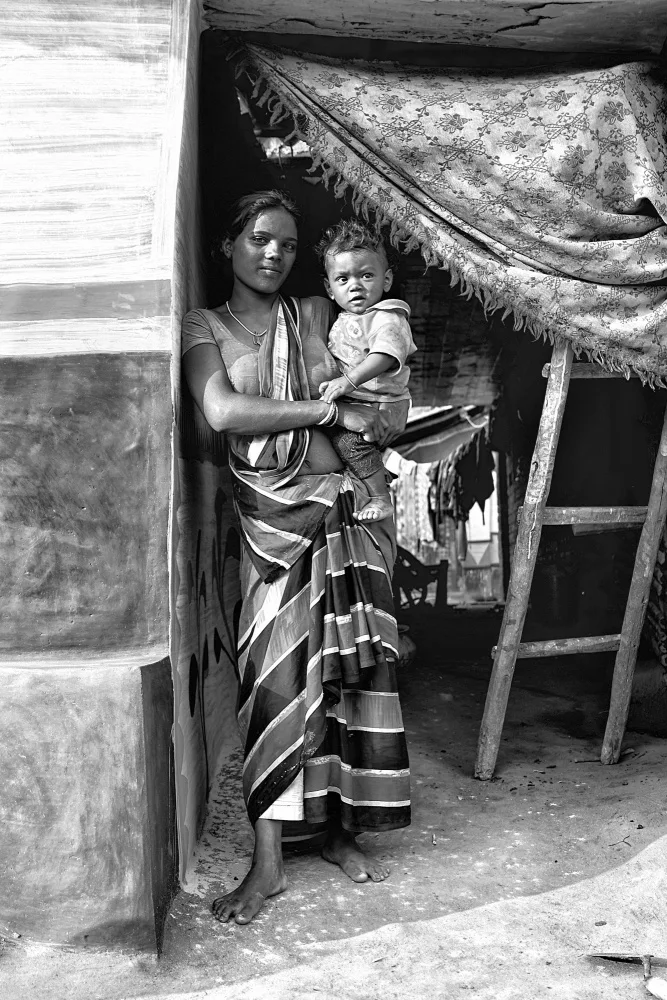 Nandi, Shaibal: Mother with child