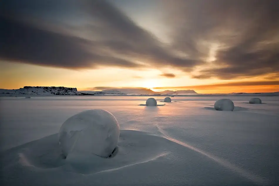 Ingibergsson, Bragi: Snow bales