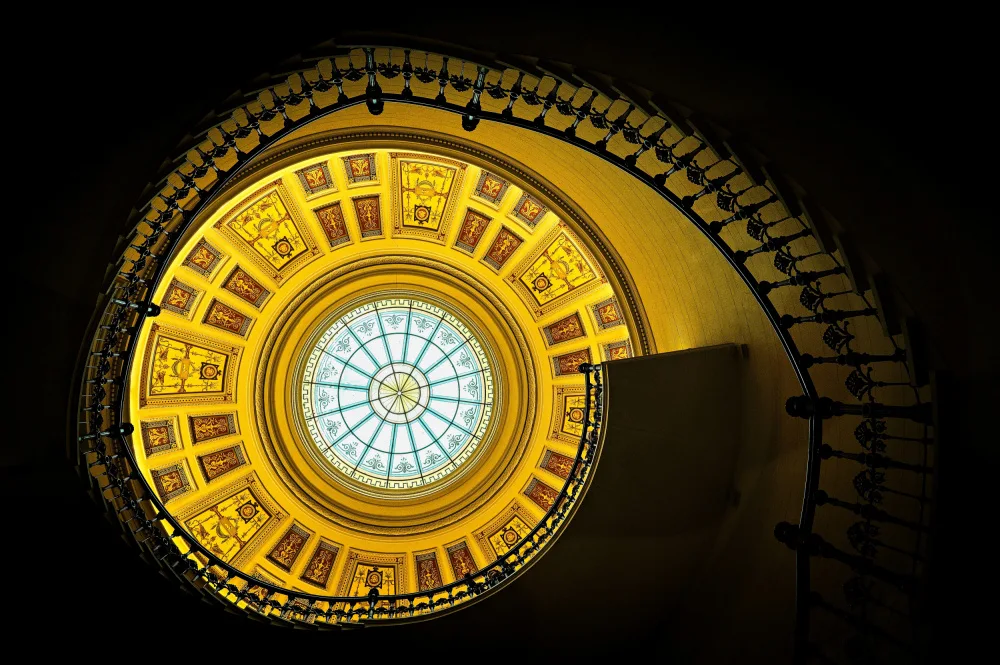 AFIAP, Uhrin Milan: Spiral staircase