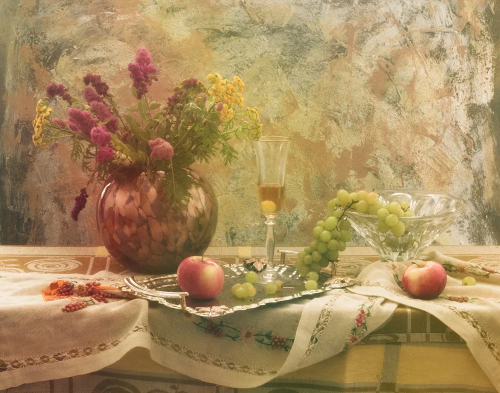 UstinaGreen: Still Life with Vine and Flowers