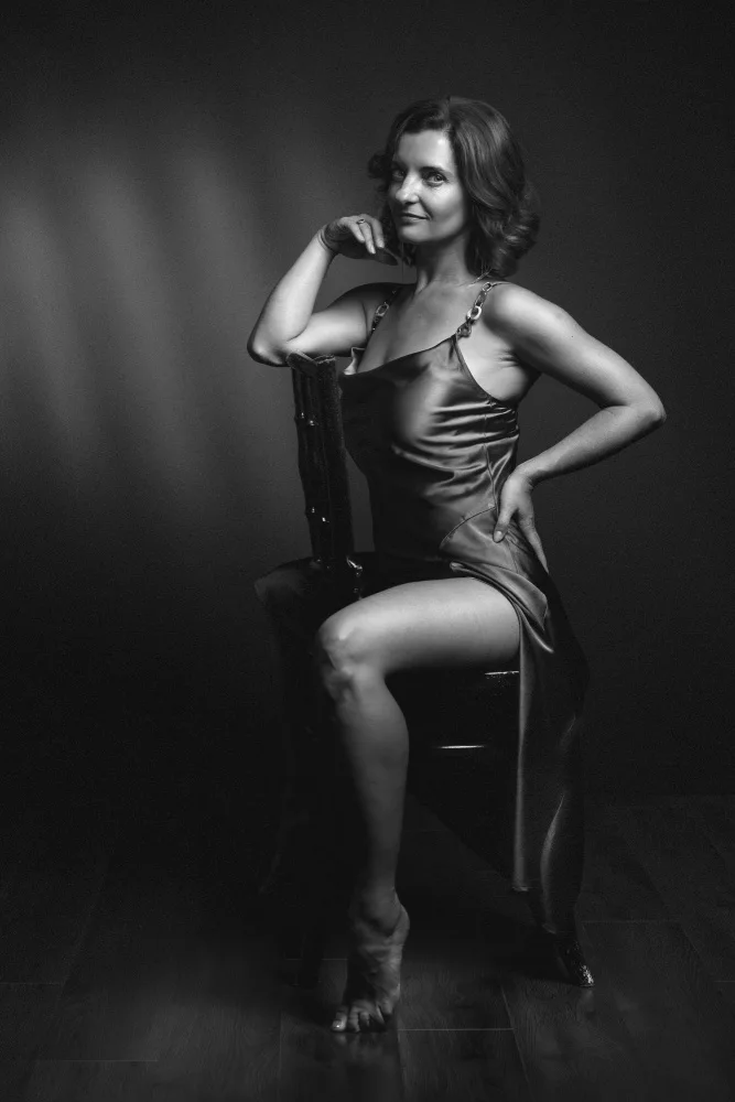 Girmencea, Robert: Pure femininity