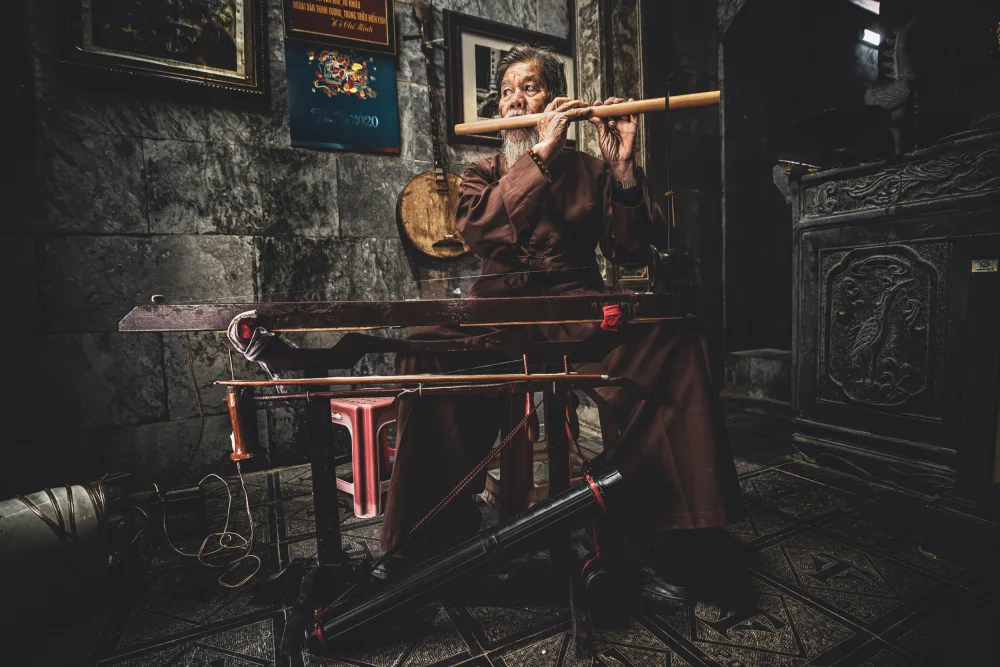 Tagliarino, Marco: Playing Flute in northern Vietnam