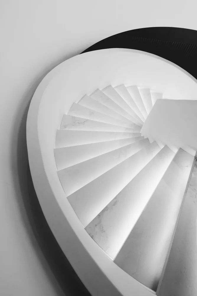 konglingming: Go downstairs