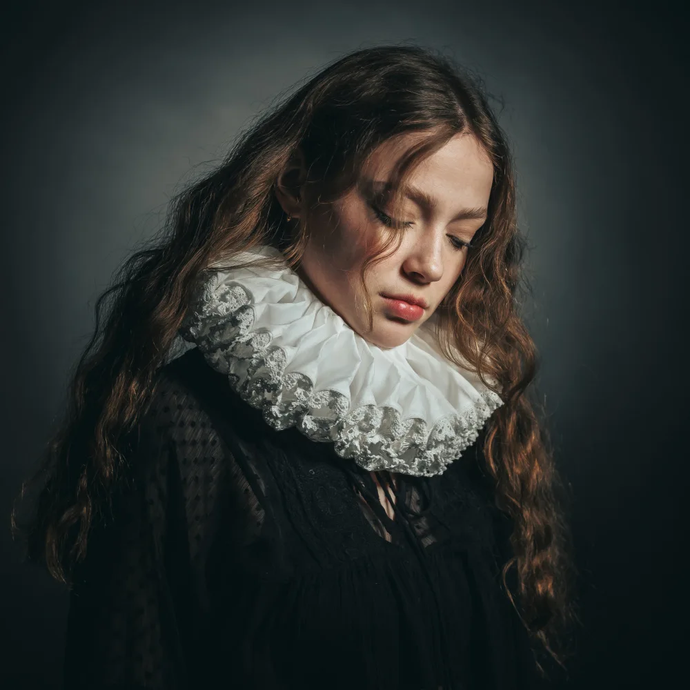 Refat: Lace collar