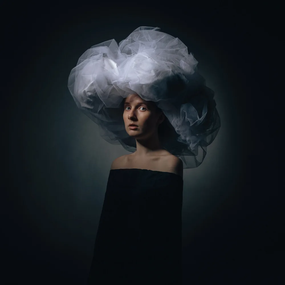 Refat: Masha and the big white hat