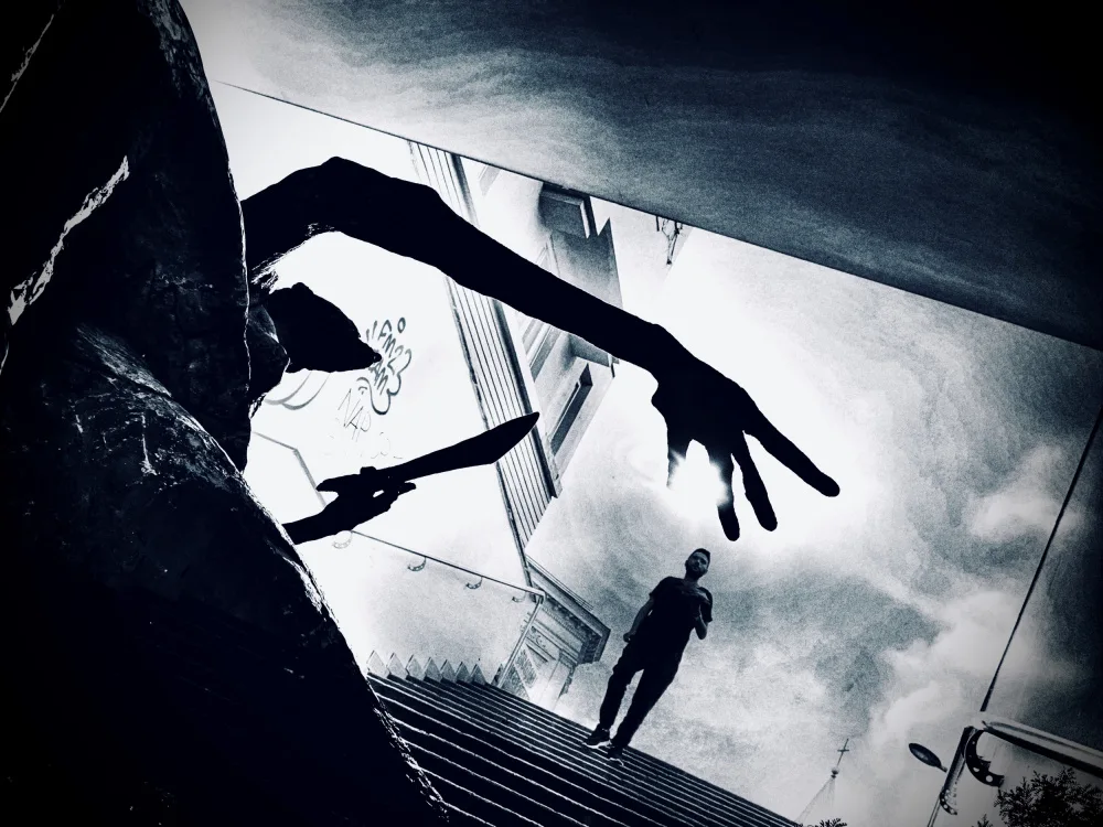 Momanu, Mirela: Master Hand
