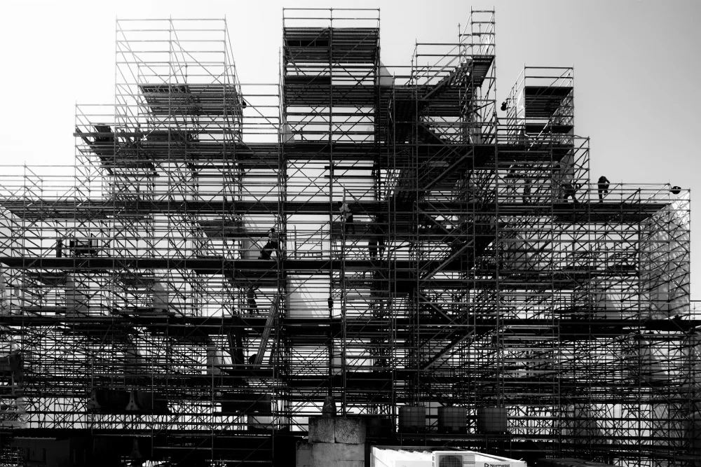 Muolo, Vito: men at work