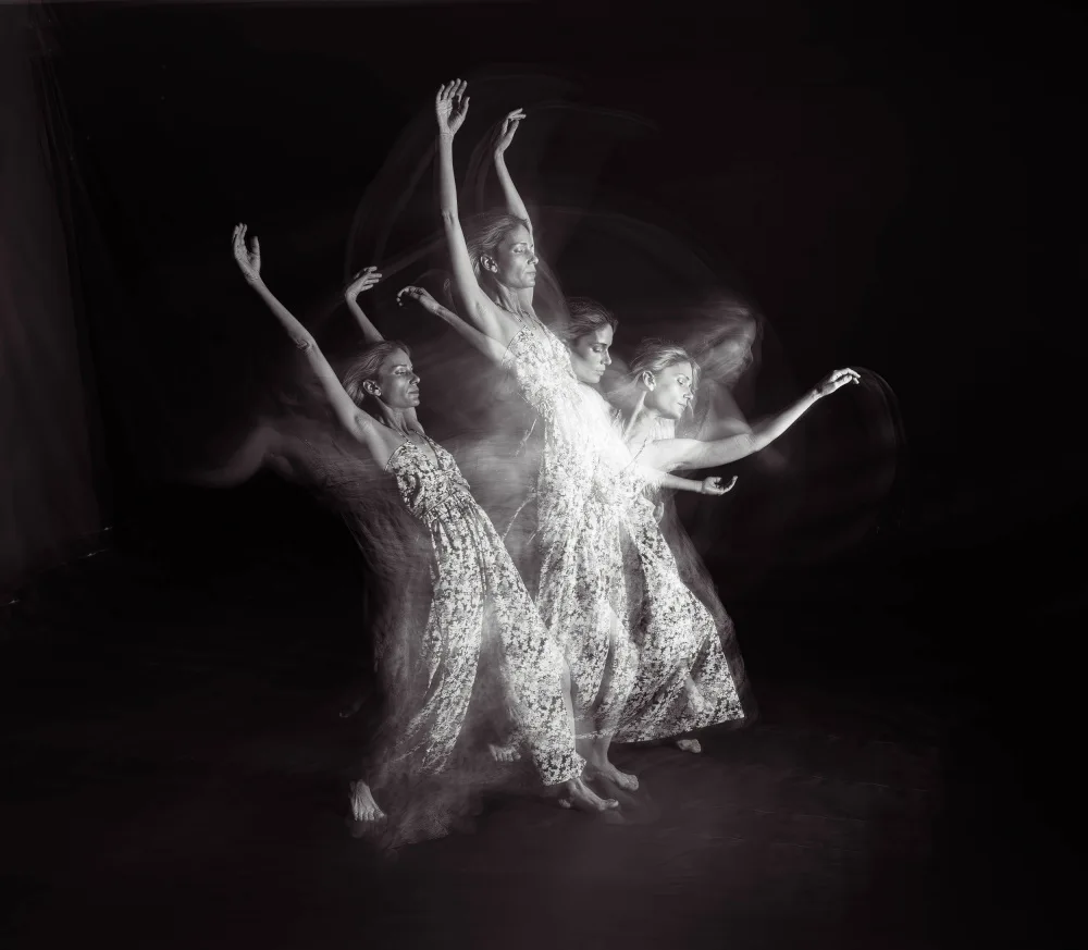 Stein, Tali: Group dance with oneself
