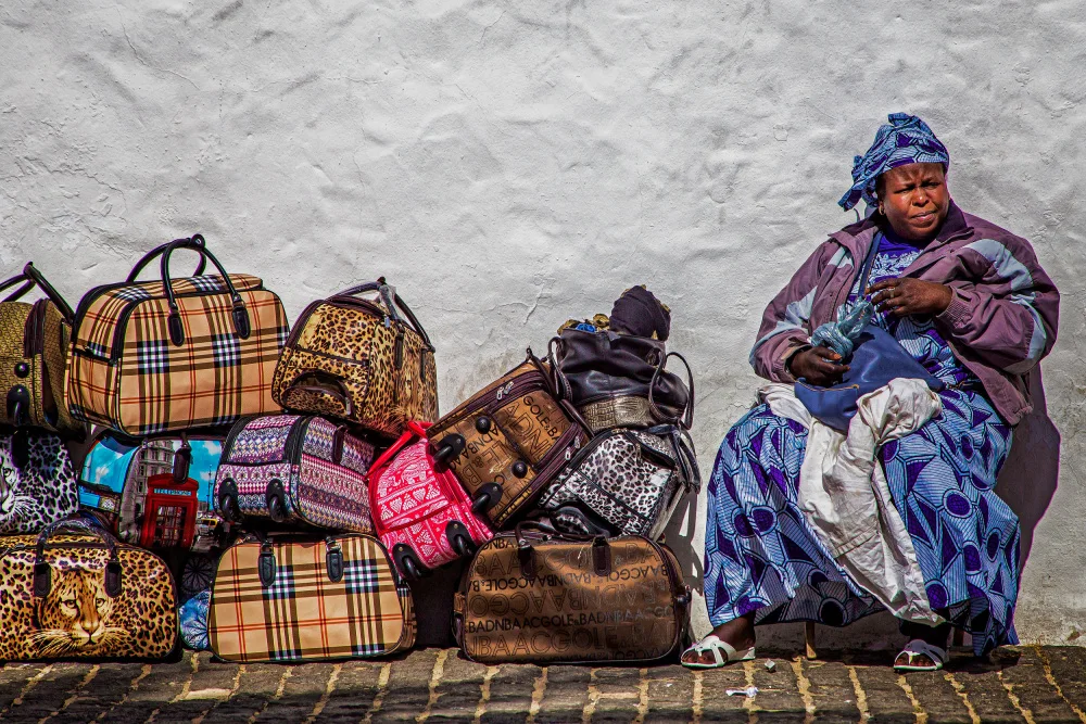 Mattheyses, Eric: Saleswoman