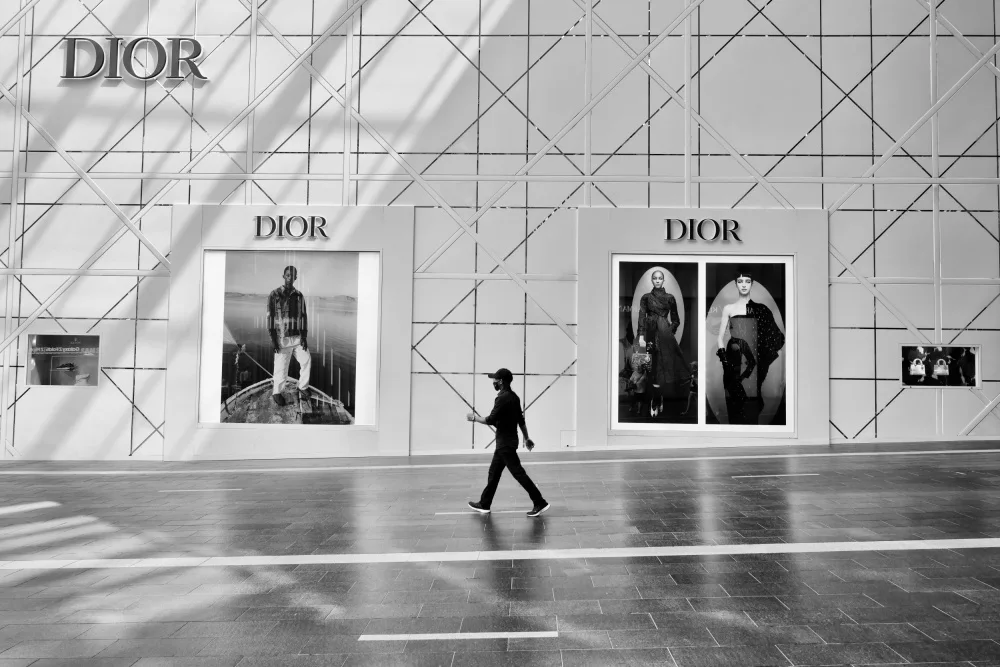 Long, Kieron: Shopping Mall
