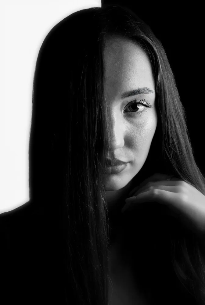 Roibu, Grigore: Black and White