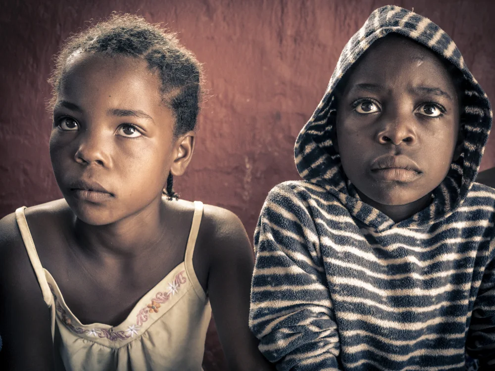 Alcalay, Eyal: brother and sister