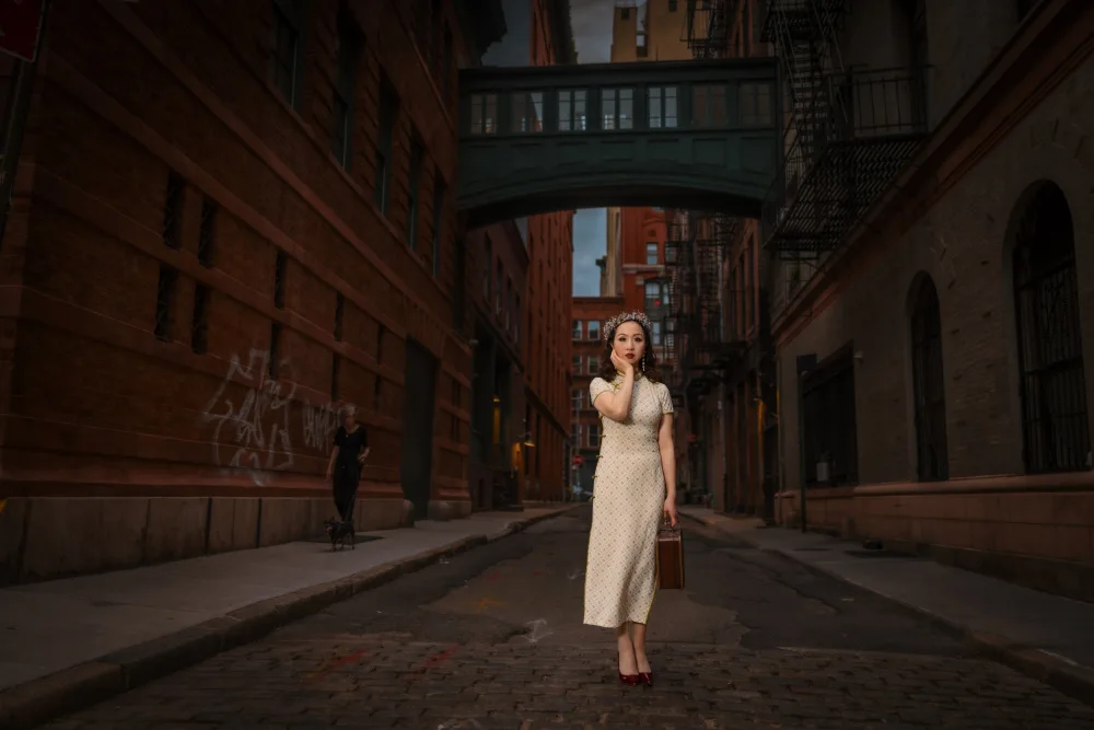 Wang, Jeff: Cheongsam Woman