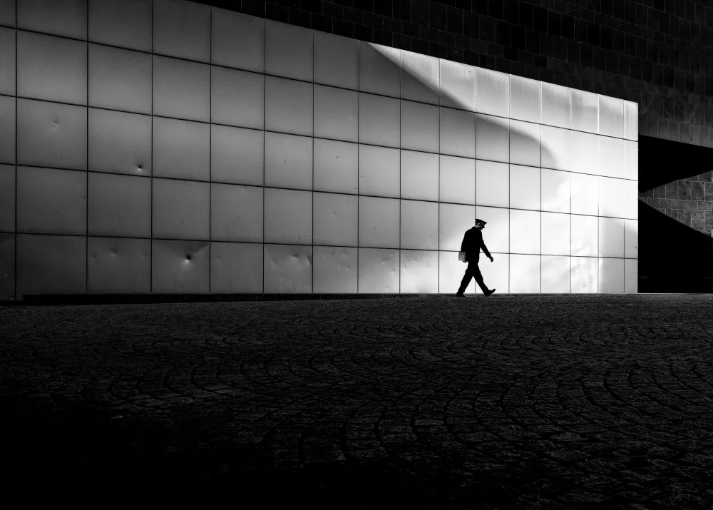 Timar, Andreas: the lonely postman