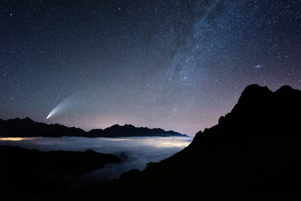 carmenvillar: Watching the Neowise comet