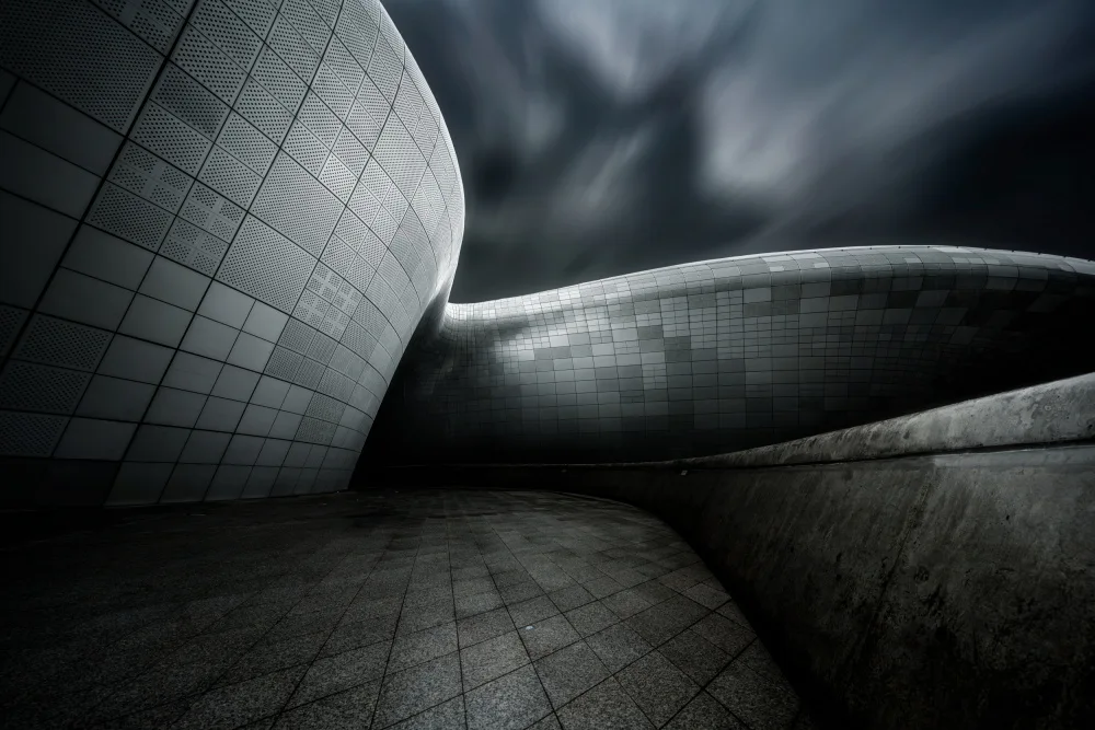 T, Amatou: Futuristic architecture