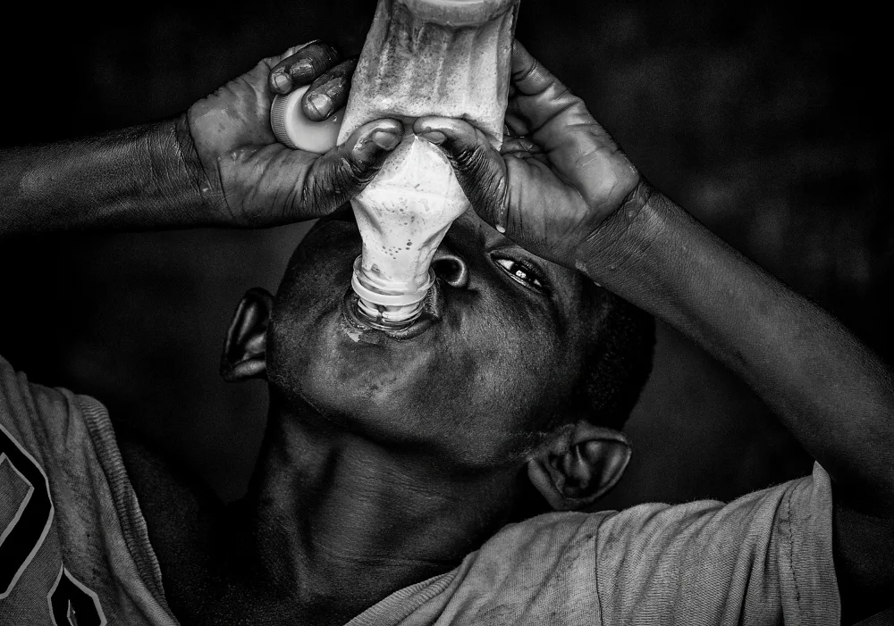 Garmendia, Inazio Joxe: Drinking some milk.