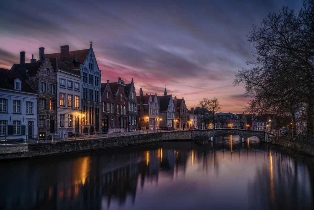 Figueras, Antoni: Bruges at sunset