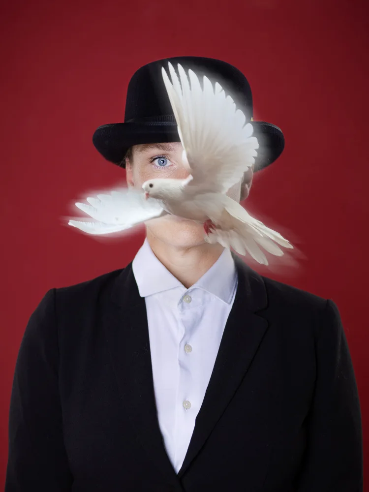 Allmaier, Michael: the woman with the bowler hat